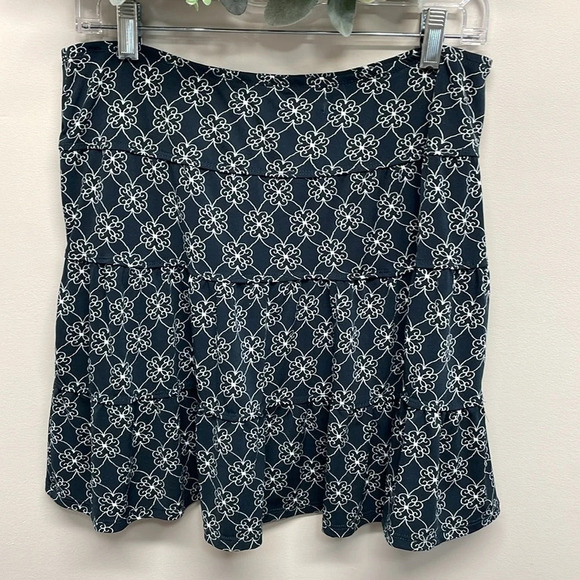 Max Studio Tiered Pull On Elastic Waist Mini Skirt M - Picture 2 of 9